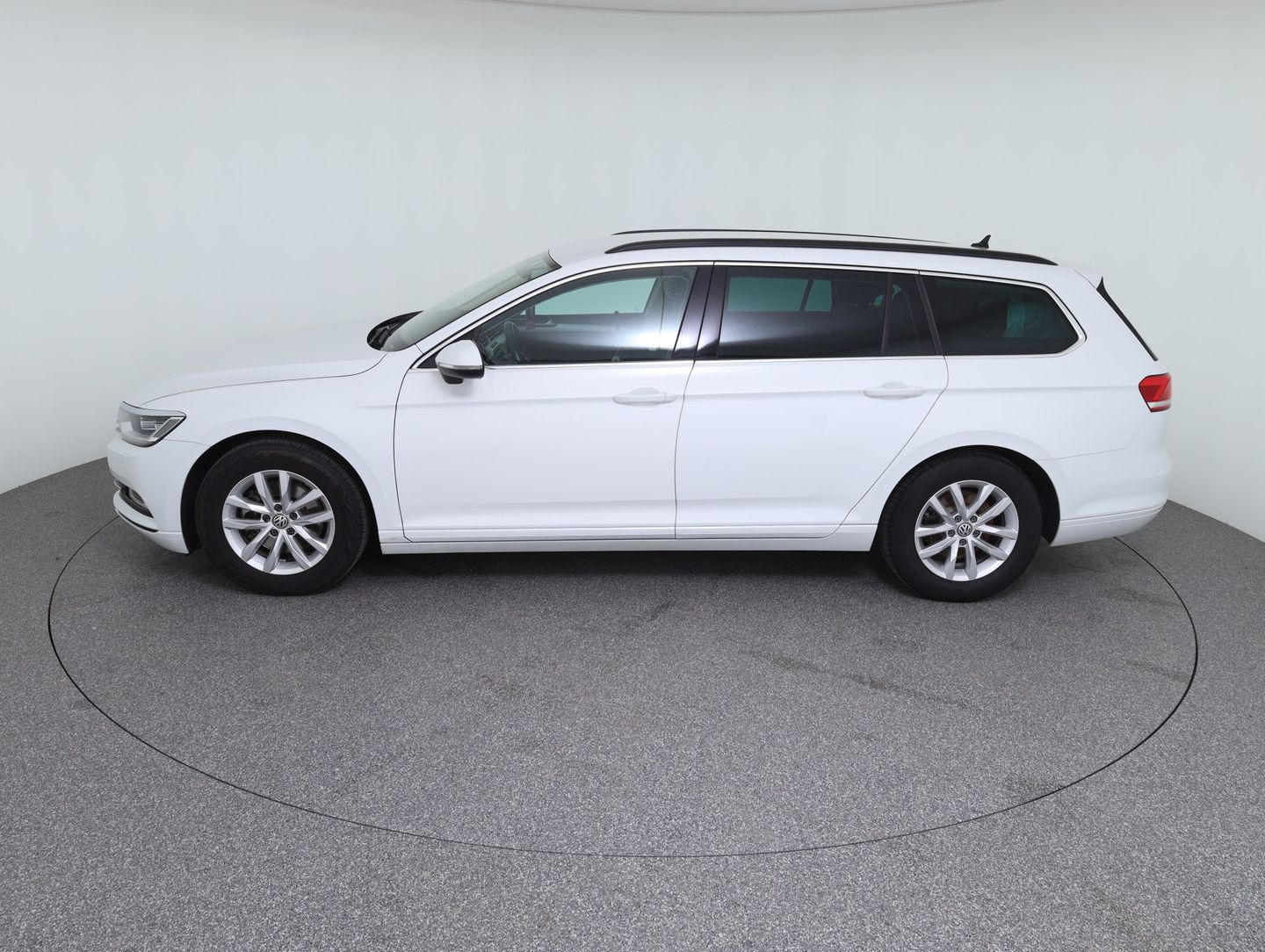 VW Passat Variant Comfortline TDI SCR DSG | Bild 8 von 14