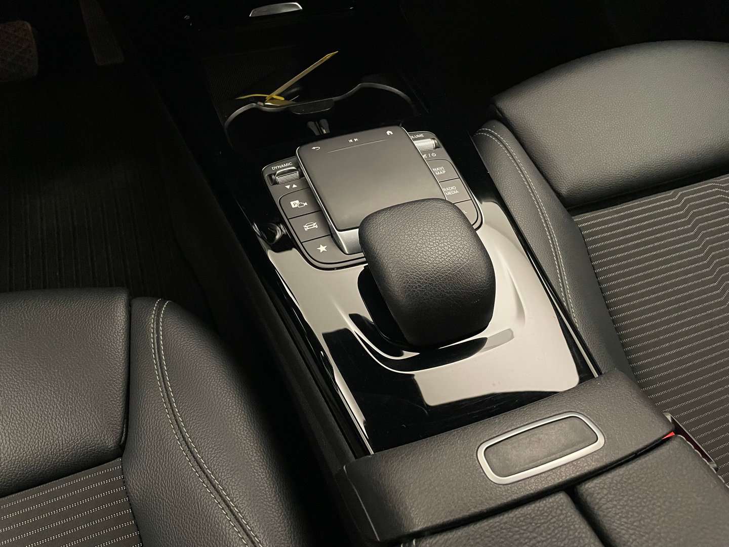 Mercedes CLA 200 d Shooting Brake Aut. | Bild 14 von 25