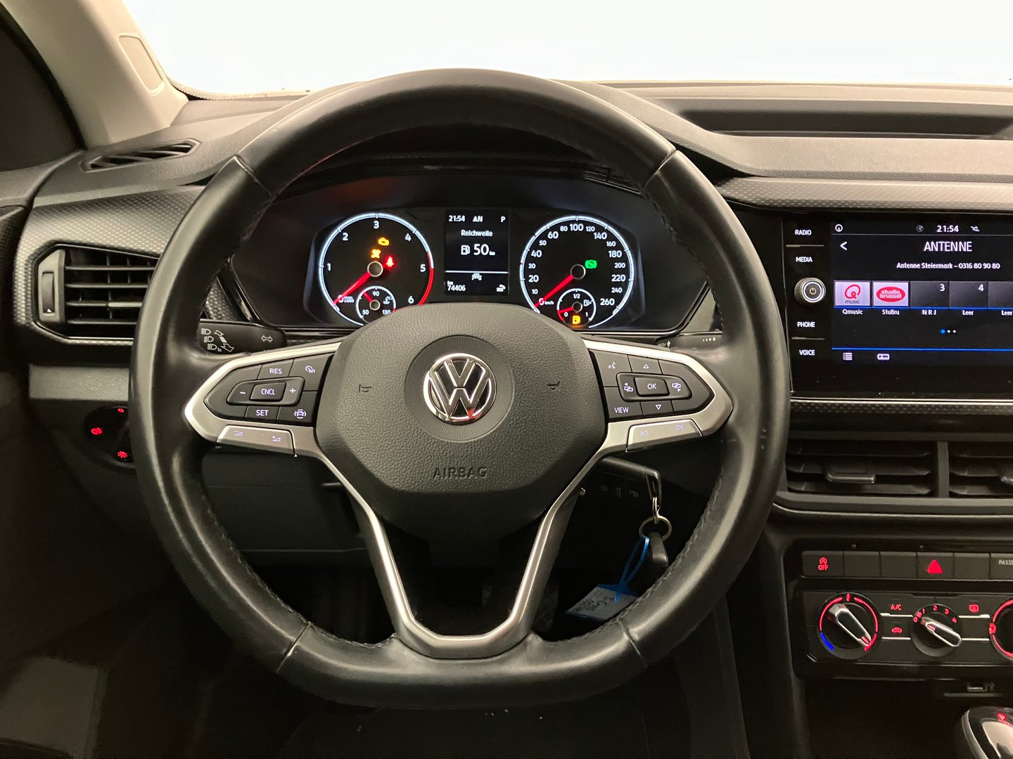 VW T-Cross 1,6 TDI Life DSG | Bild 12 von 24