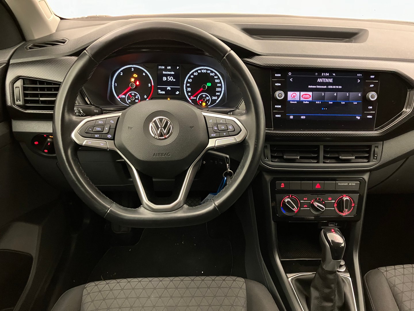 VW T-Cross 1,6 TDI Life DSG | Bild 11 von 24