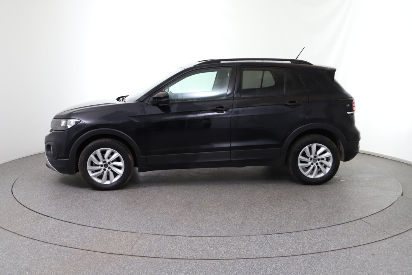 VW T-Cross 1,6 TDI Life DSG | Bild 2 von 24