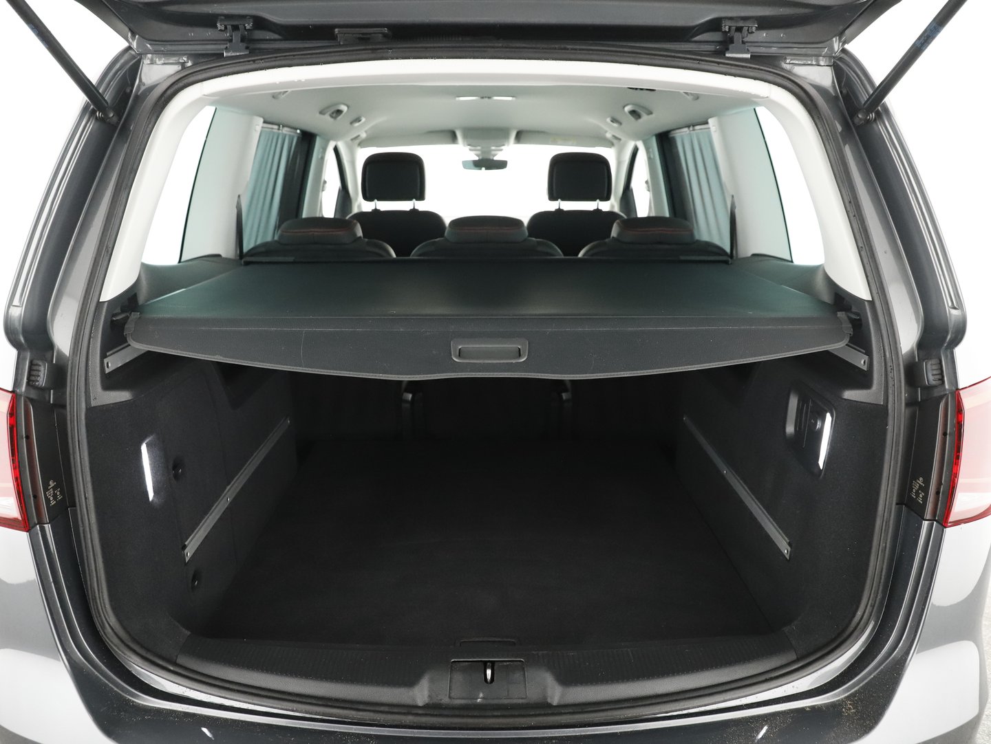 SEAT Alhambra Business TDI | Bild 27 von 27