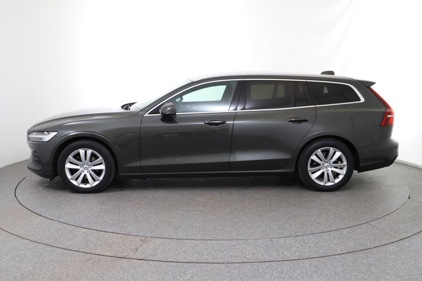 Volvo V60 D3 Momentum Pro Geartronic | Bild 2 von 25