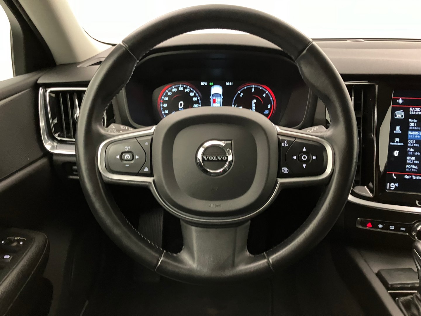 Volvo V60 D3 Momentum Pro Geartronic | Bild 12 von 25