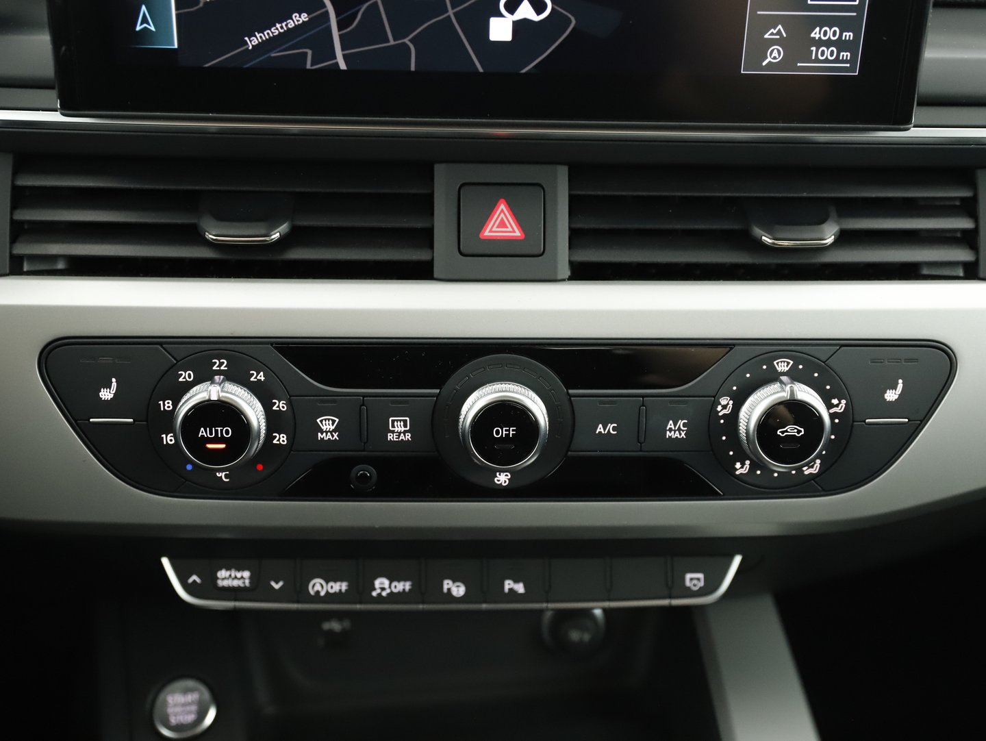 Audi A4 Avant 40 TFSI S line | Bild 23 von 29