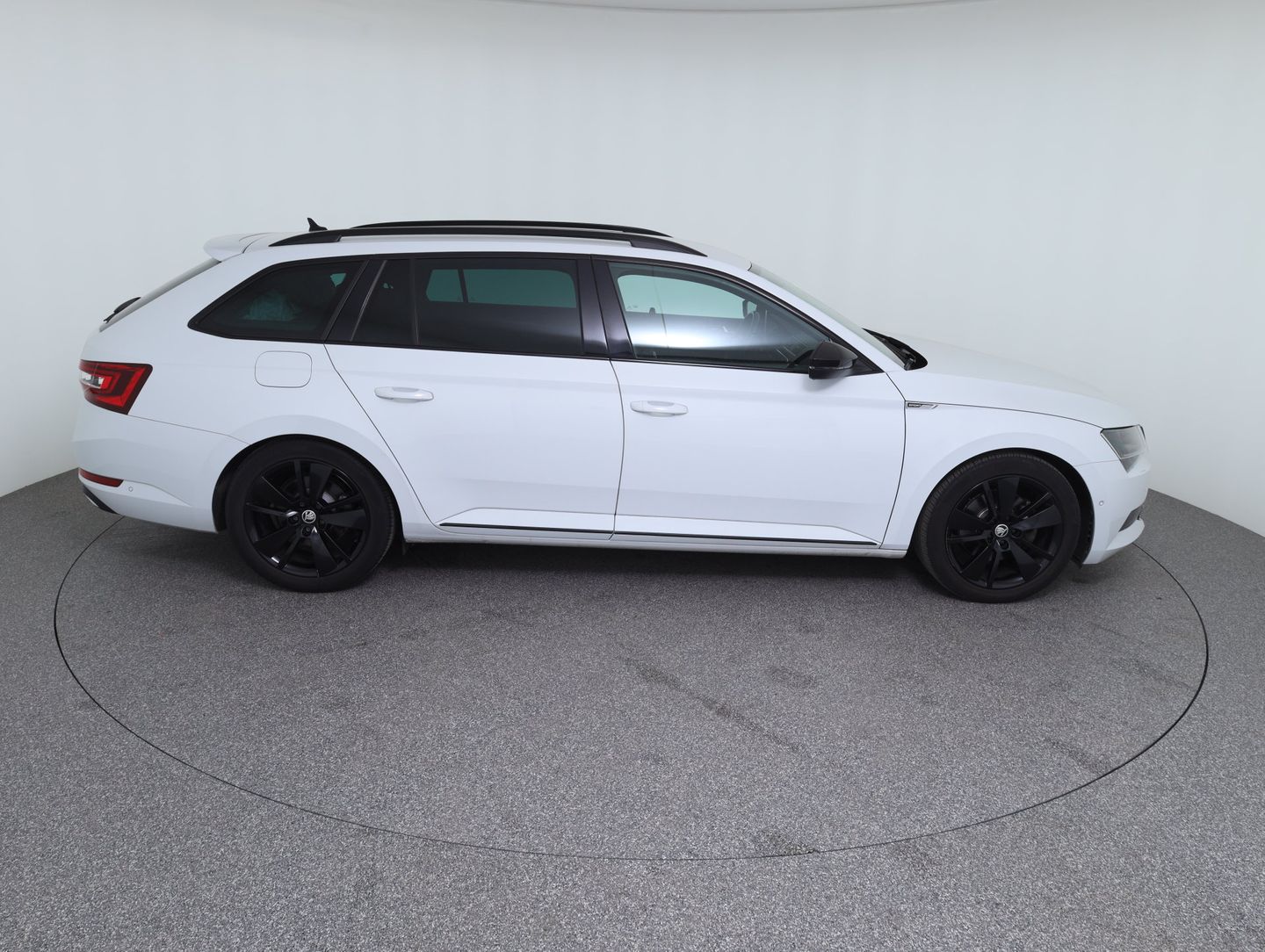 Škoda SUPERB Combi SportLine TDI | Bild 4 von 14