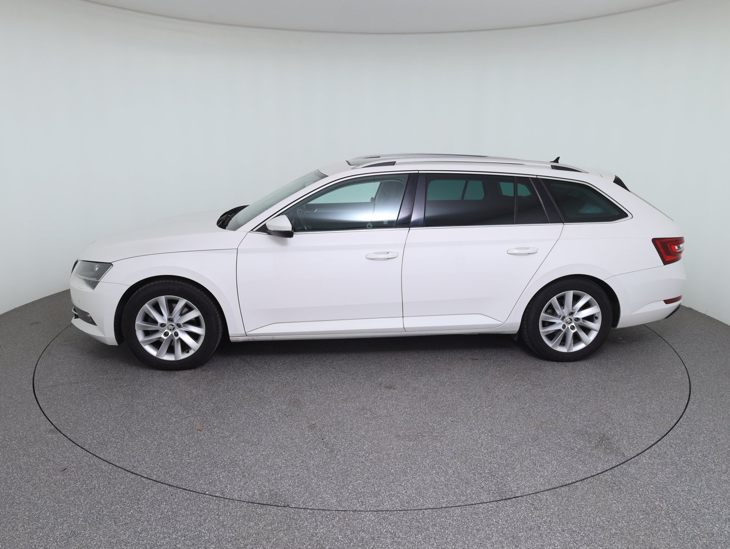 Škoda SUPERB Combi Style TDI | Bild 8 von 21