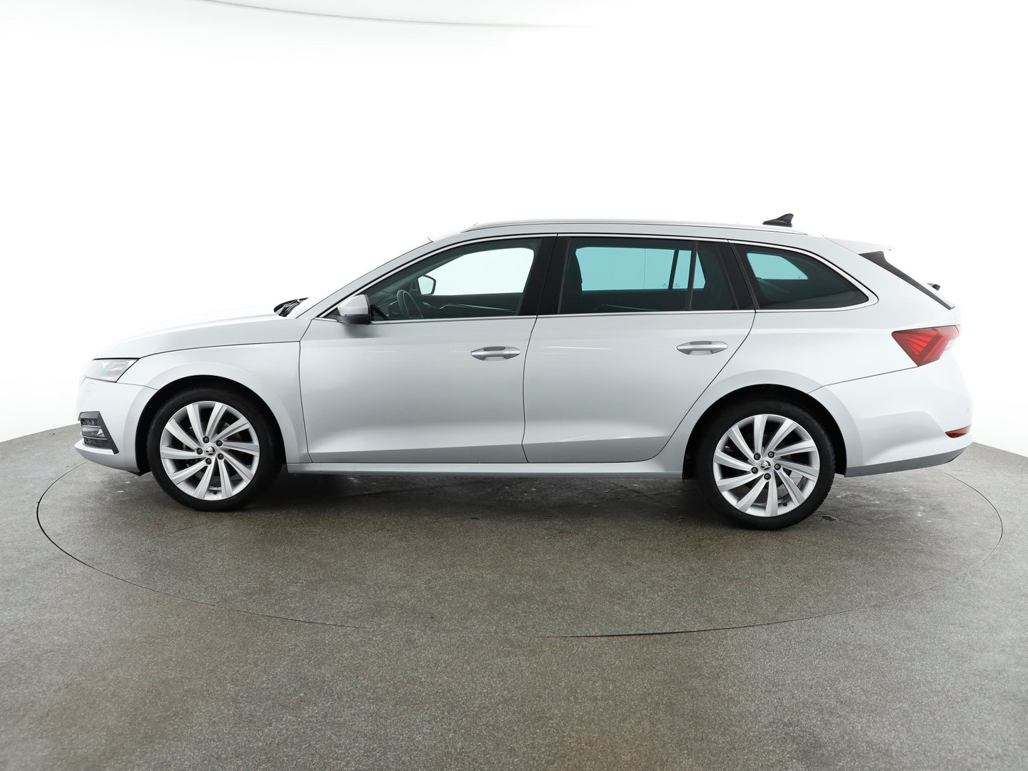 Škoda OCTAVIA Combi Premium TDI DSG | Bild 2 von 26