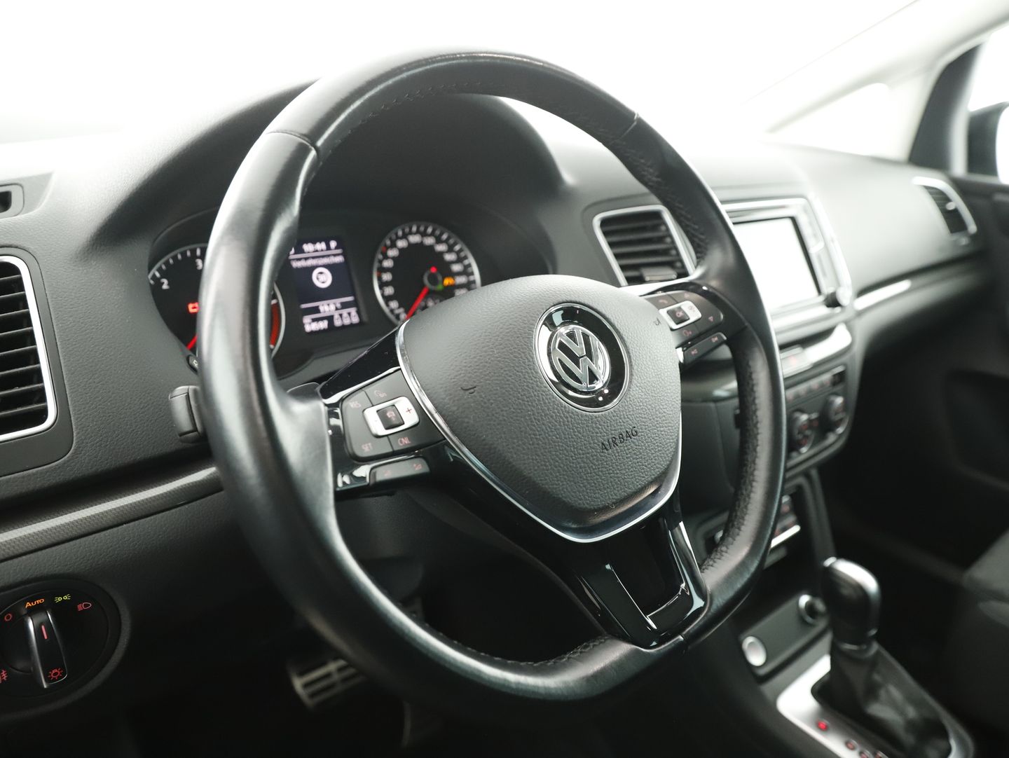 VW Sharan Comfortline TDI SCR DSG | Bild 10 von 25