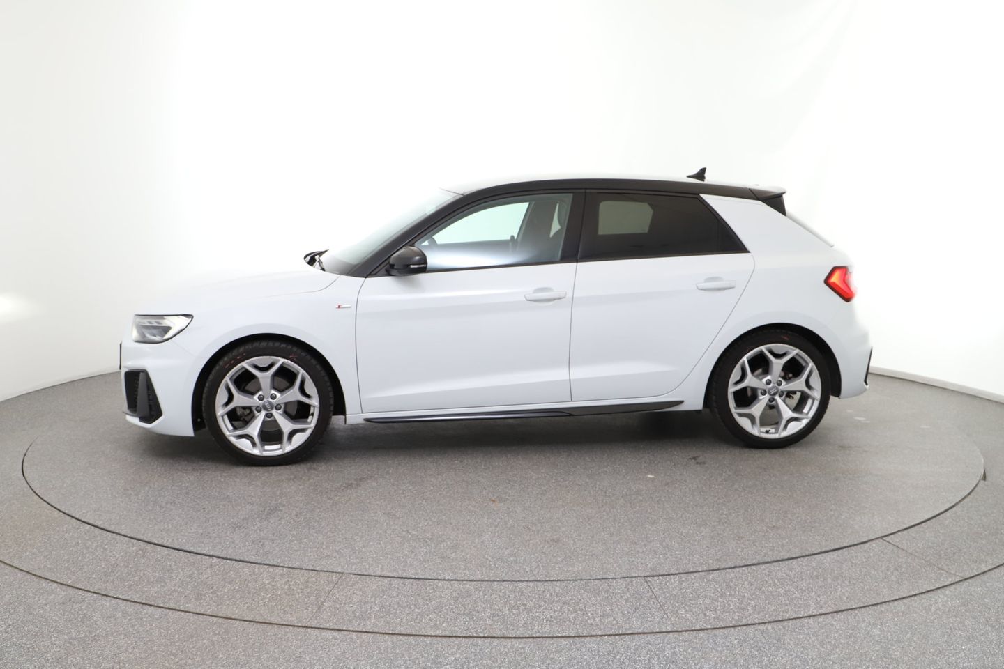 Audi A1 SB 30 TFSI S-line S-tronic | Bild 2 von 27