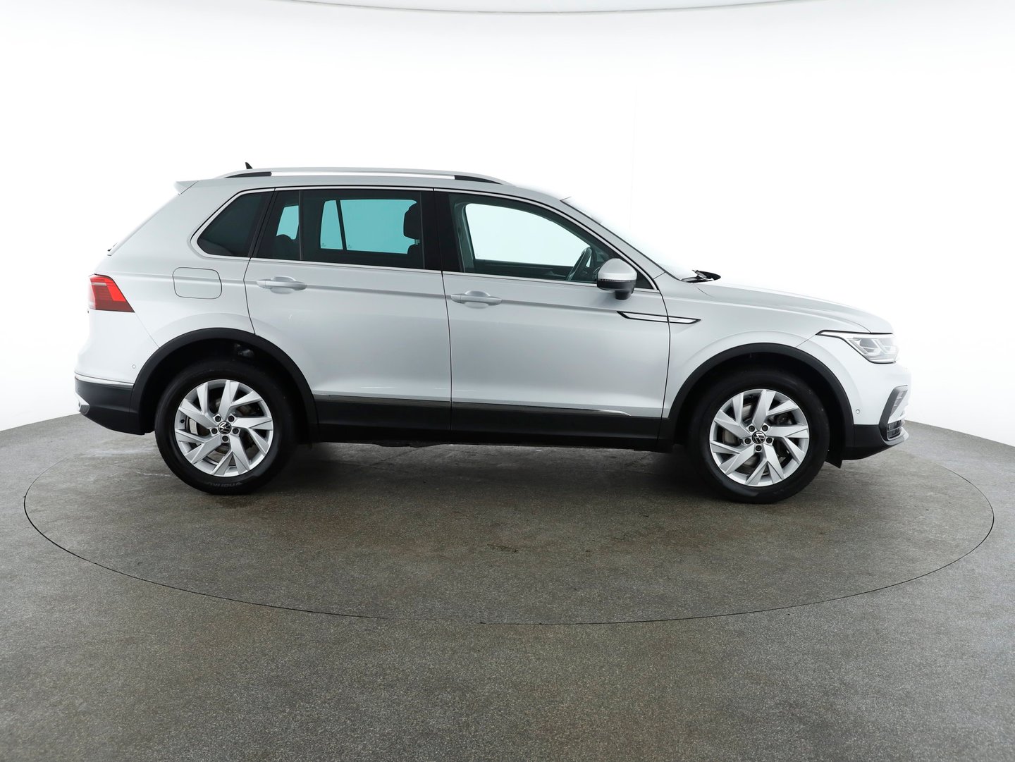 VW Tiguan Elegance TDI SCR 4MOTION DSG | Bild 6 von 29