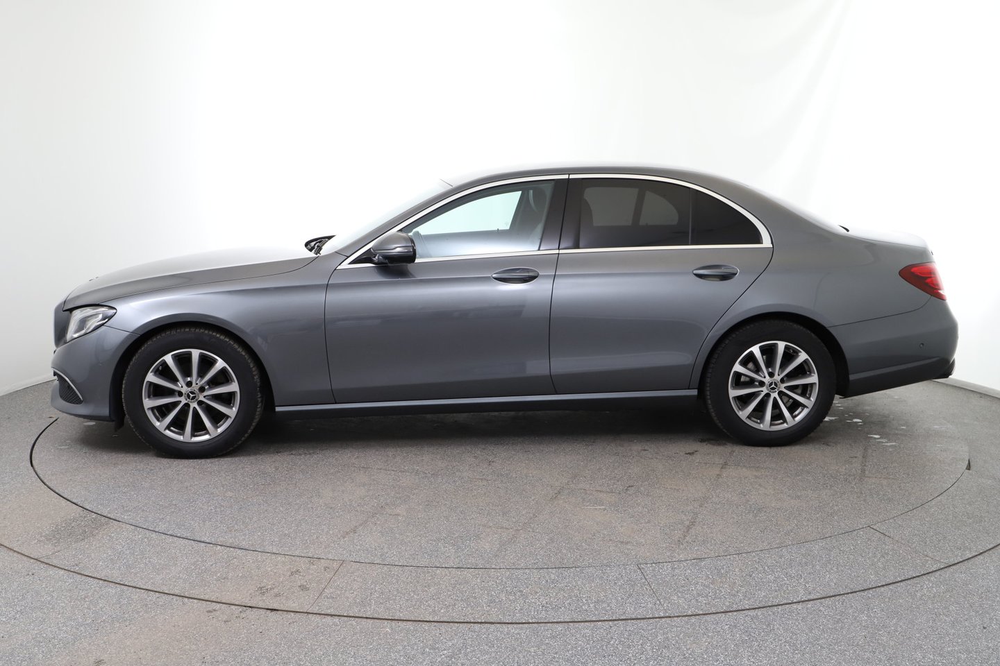 Mercedes E 200 d Avantgarde Aut. | Bild 2 von 27