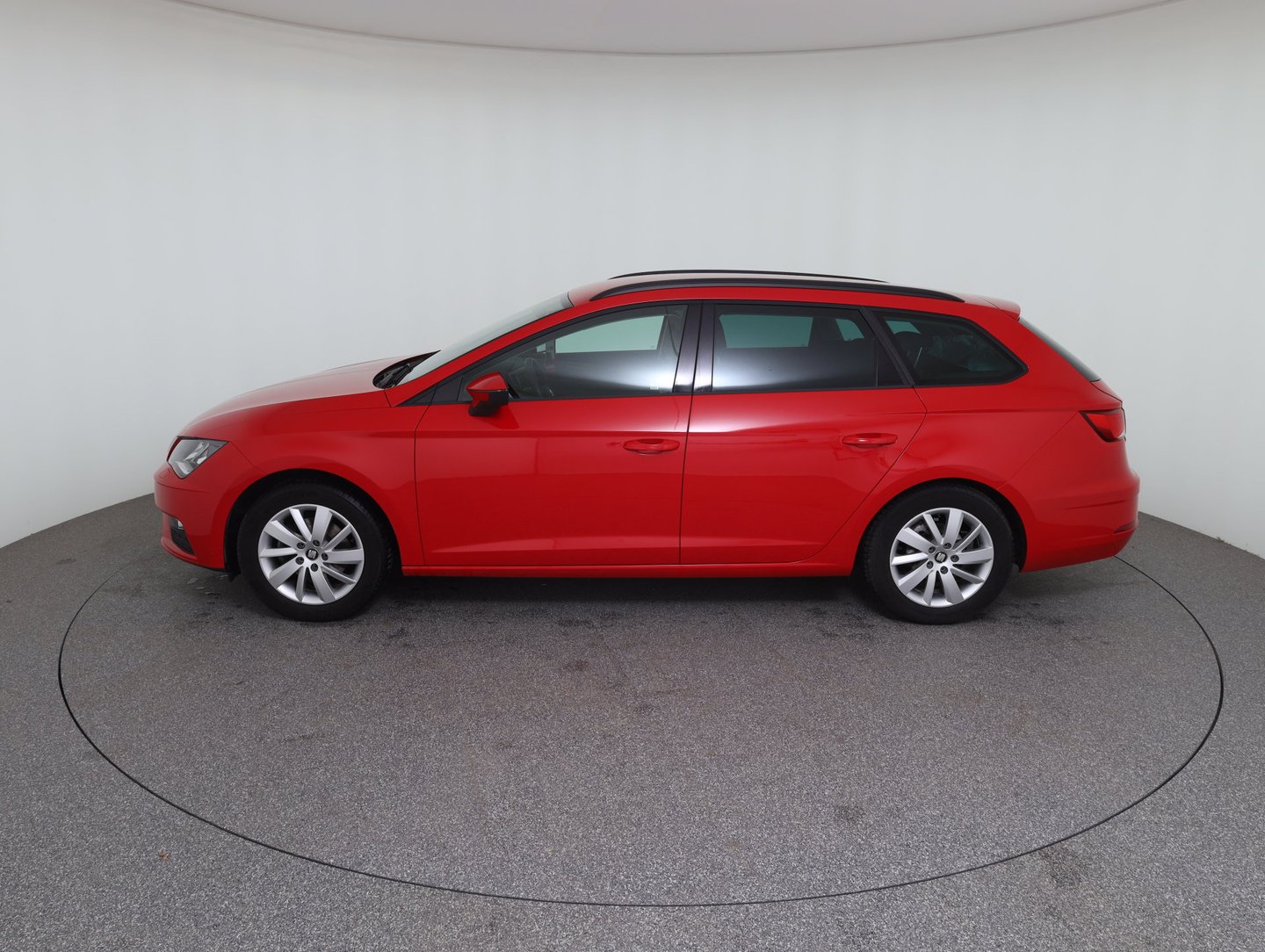 SEAT Leon Kombi Reference TDI | Bild 8 von 22