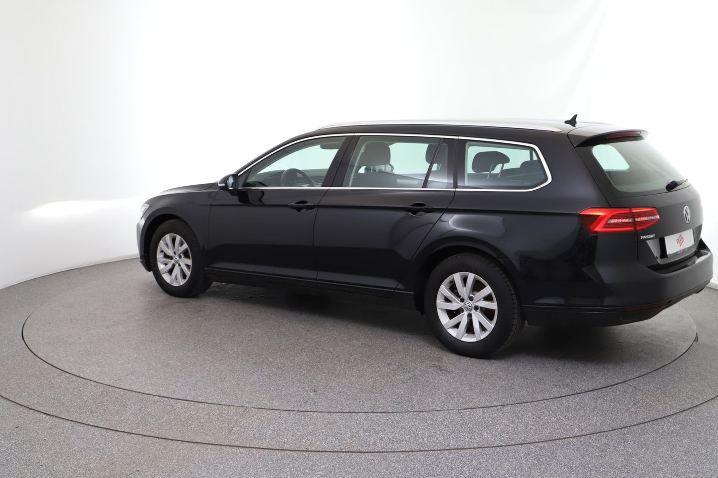 VW Passat Trendline 1,6 TDI | Bild 3 von 26