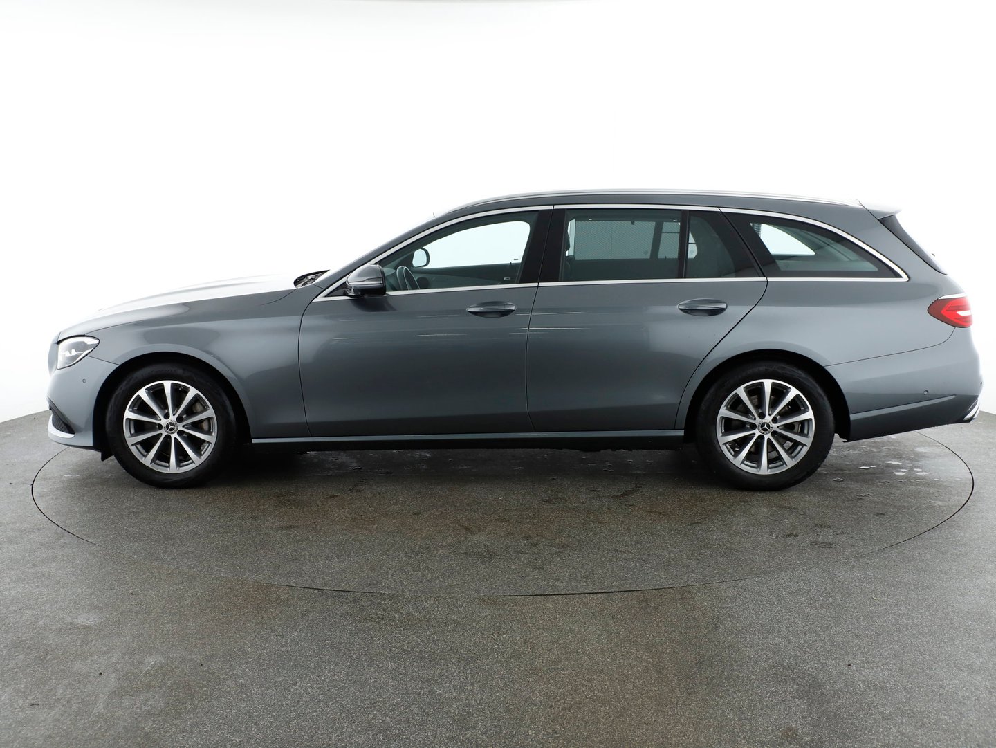 Mercedes E 220 d T 4MATIC Aut. | Bild 2 von 31