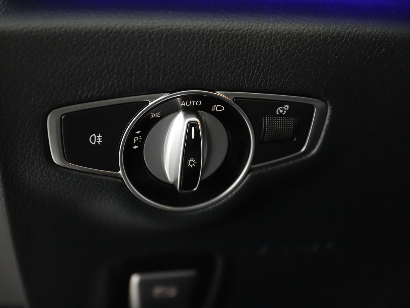 Mercedes E 220 d T 4MATIC Aut. | Bild 12 von 31