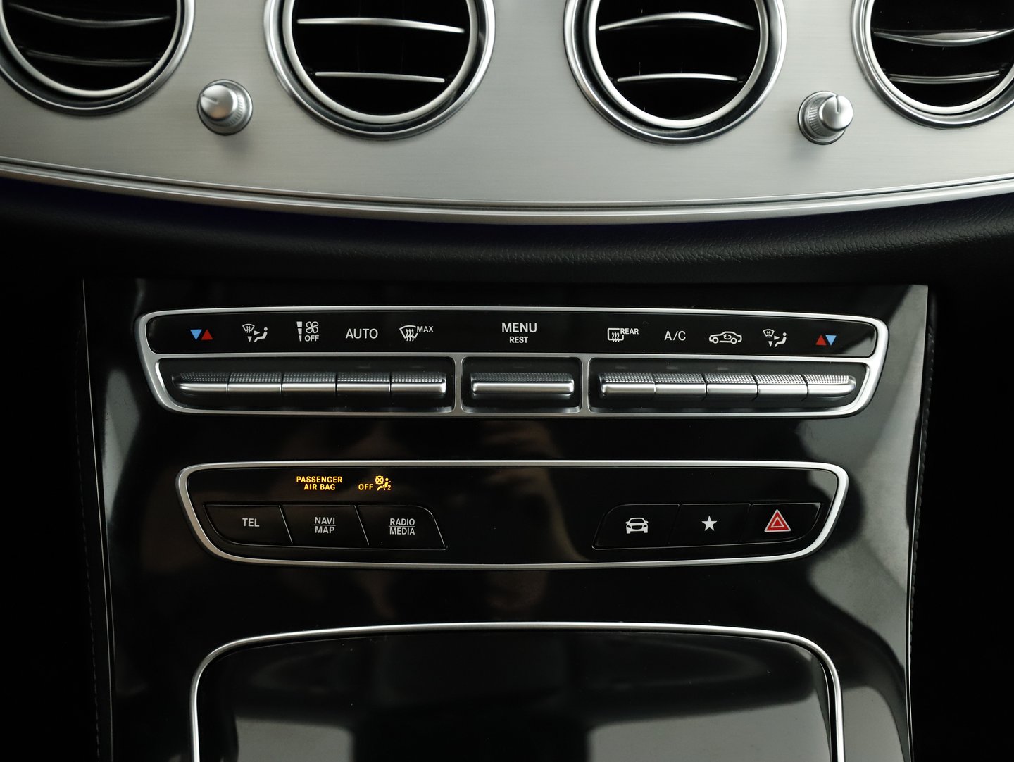 Mercedes E 220 d T 4MATIC Aut. | Bild 24 von 31