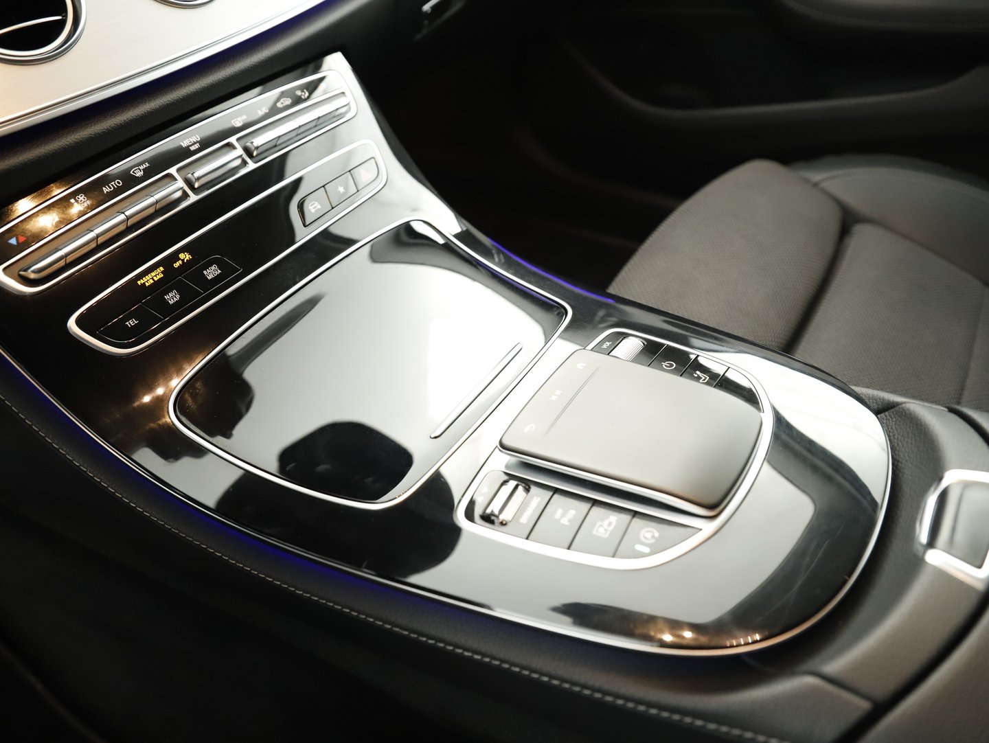 Mercedes E 220 d T 4MATIC Aut. | Bild 25 von 31
