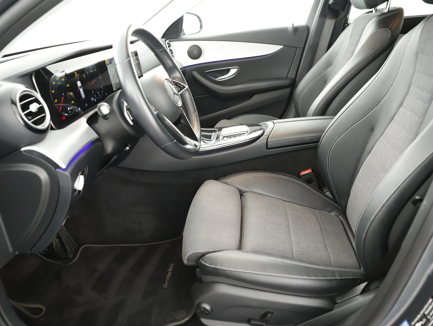 Mercedes E 220 d T 4MATIC Aut. | Bild 13 von 31