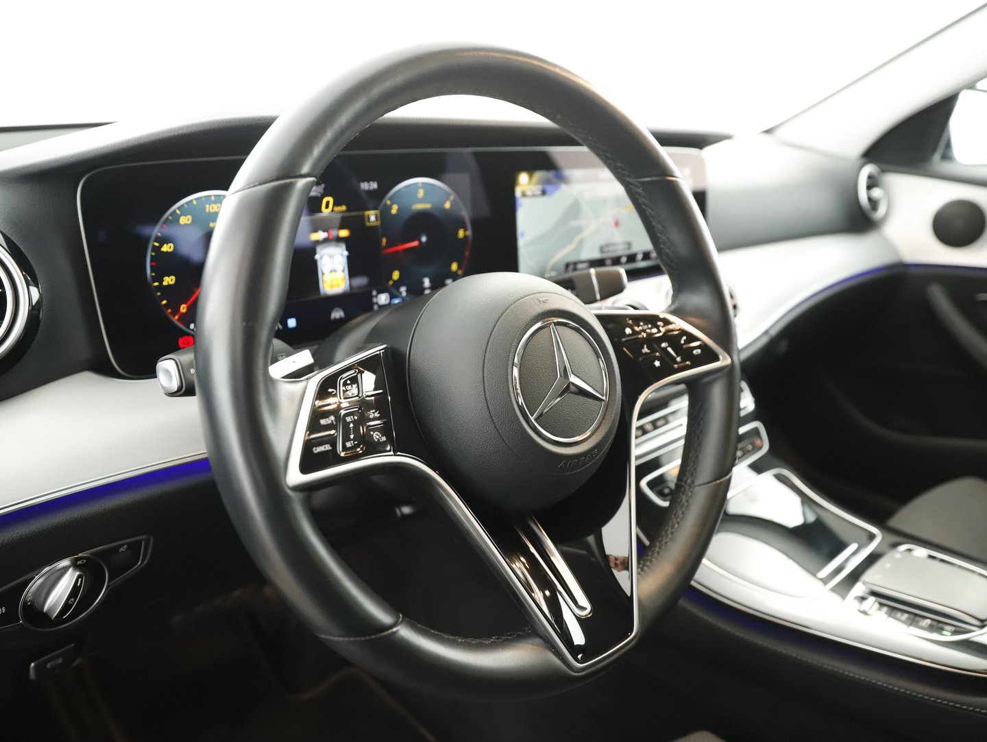 Mercedes E 220 d T 4MATIC Aut. | Bild 15 von 31