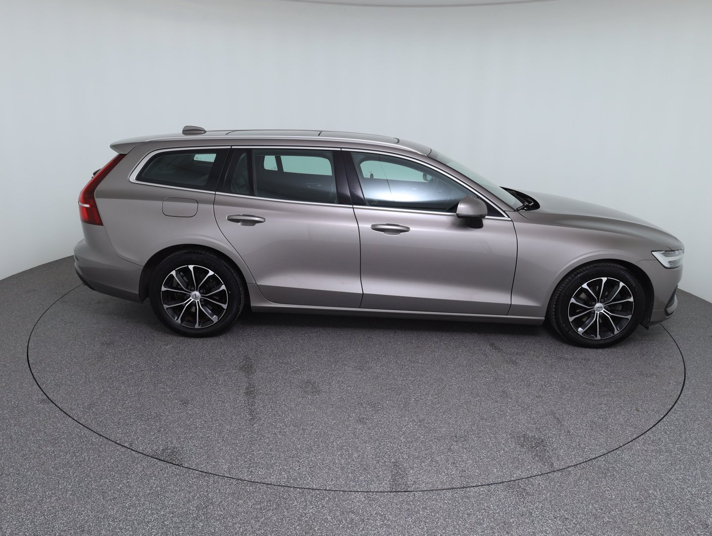 Volvo V60 D3 Momentum Pro Geartronic | Bild 4 von 8