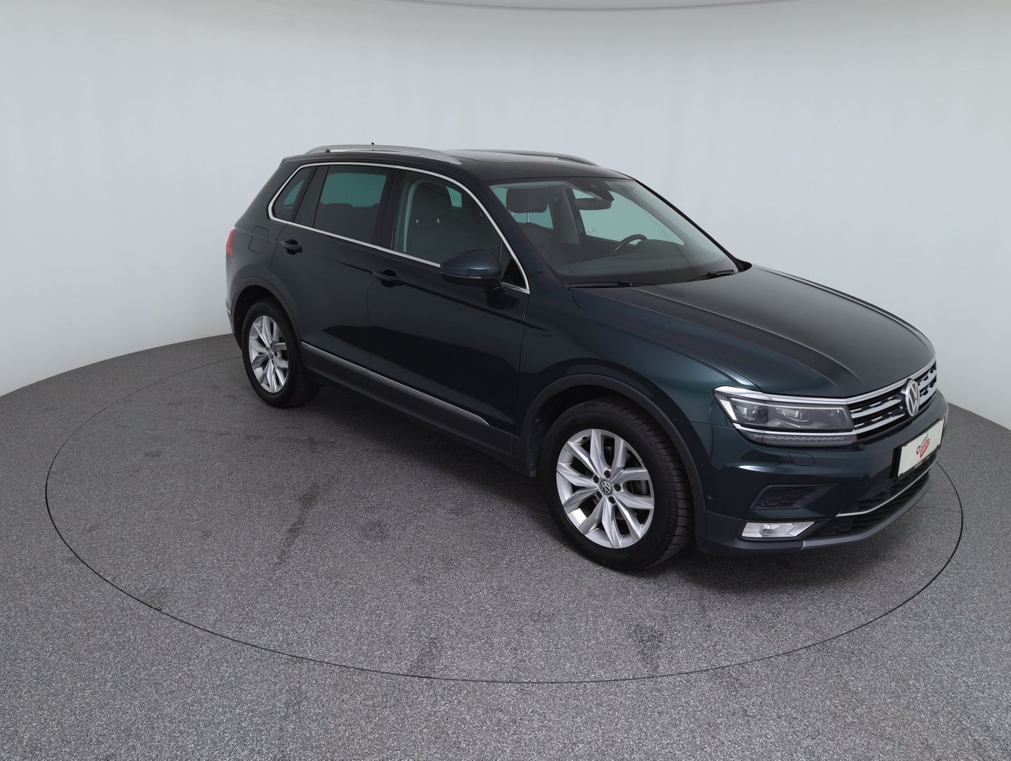 VW Tiguan Highline TDI SCR DSG | Bild 3 von 14