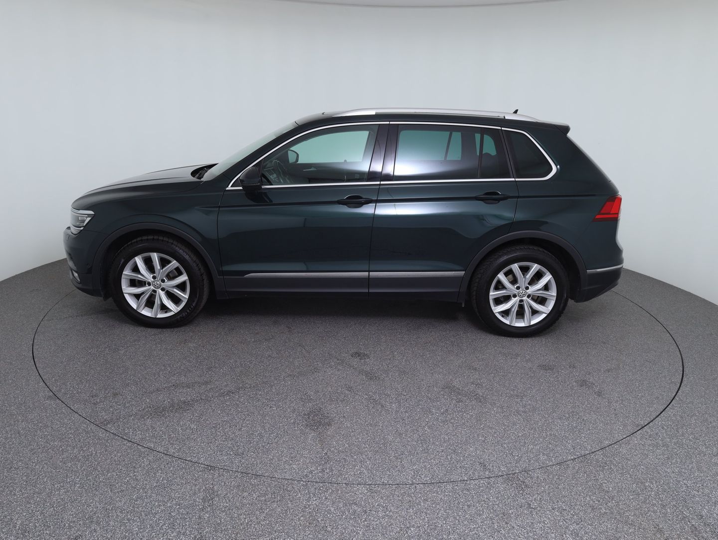 VW Tiguan Highline TDI SCR DSG | Bild 8 von 14