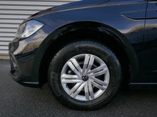 VW Polo 4Me in Deep Black Perleffekt