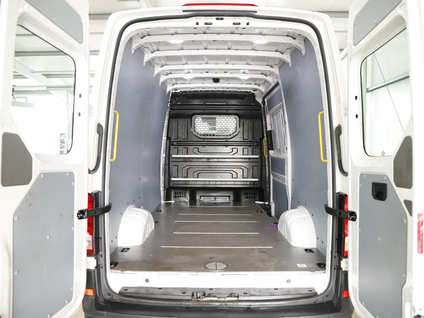 VW Crafter 35 Kasten L3H3 TDI Heck Single | Bild 13 von 16