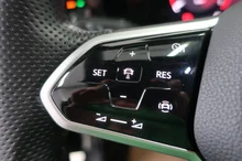 VW Golf Variant R-Line TSI in Deep Black Perleffekt