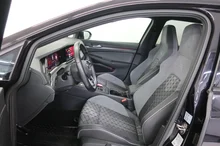 VW Golf Variant R-Line TSI in Deep Black Perleffekt