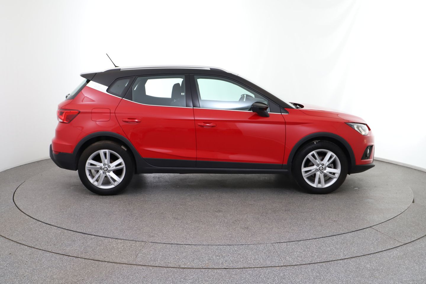 SEAT Arona 1,0 Eco TSI FR DSG | Bild 6 von 28