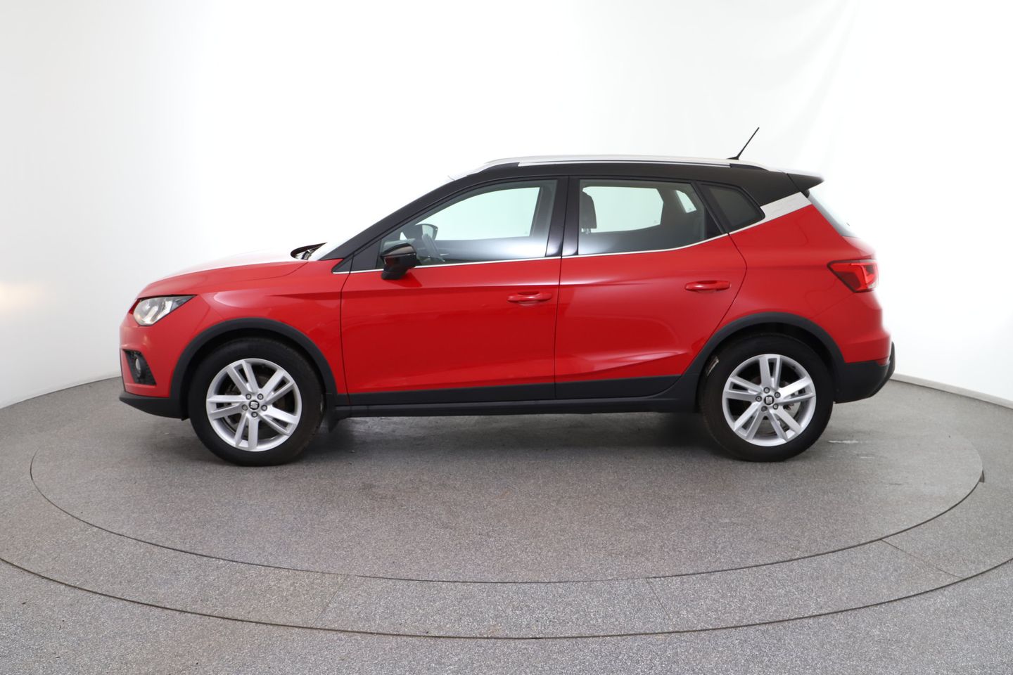 SEAT Arona 1,0 Eco TSI FR DSG | Bild 2 von 28