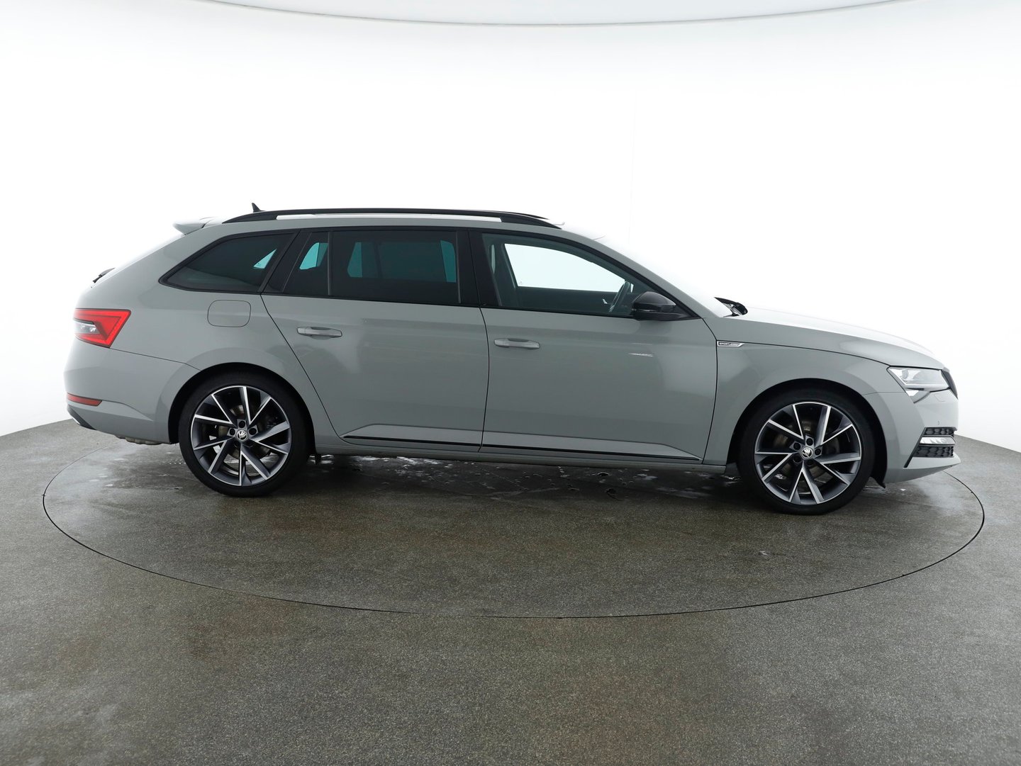 Škoda Superb Combi Sportline TSI DSG | Bild 6 von 30