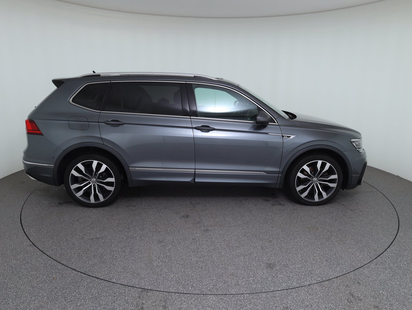 VW Tiguan Alls. HL TDI 4MOTION DSG 7-Sitzer | Bild 4 von 23