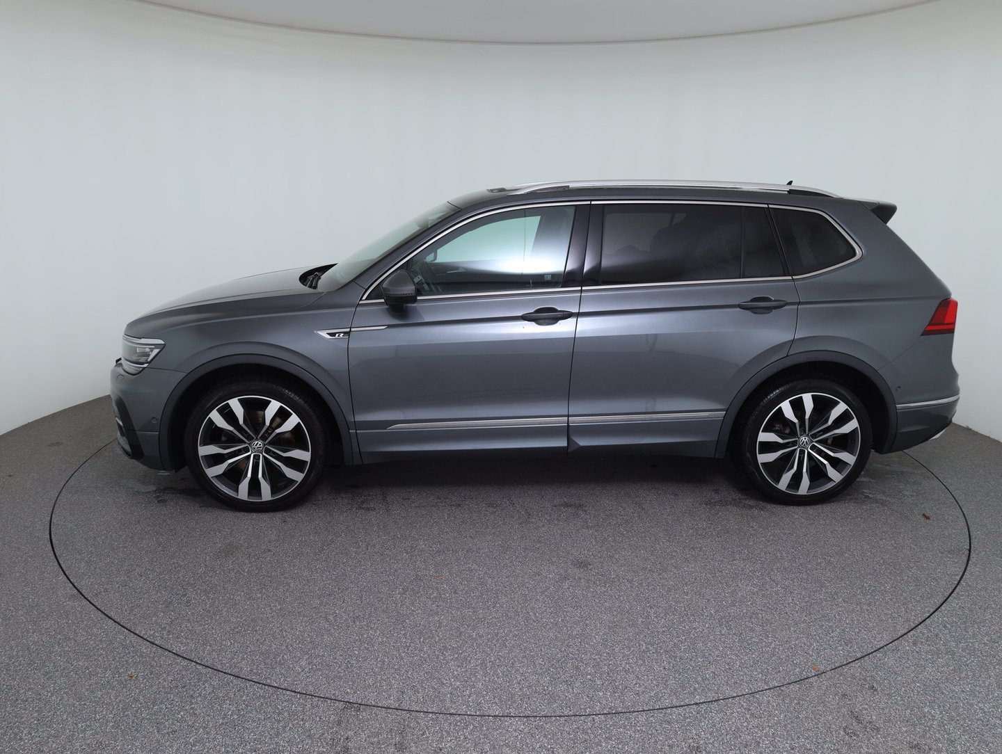 VW Tiguan Alls. HL TDI 4MOTION DSG 7-Sitzer | Bild 8 von 23