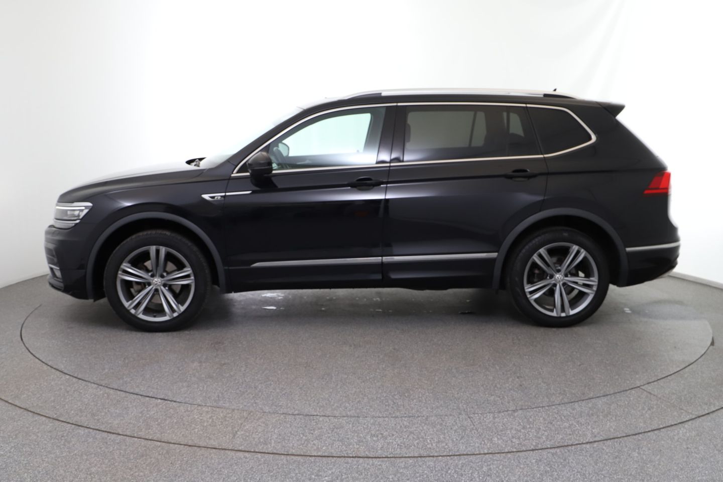 VW Tiguan Allspace Highline TDI | Bild 2 von 31