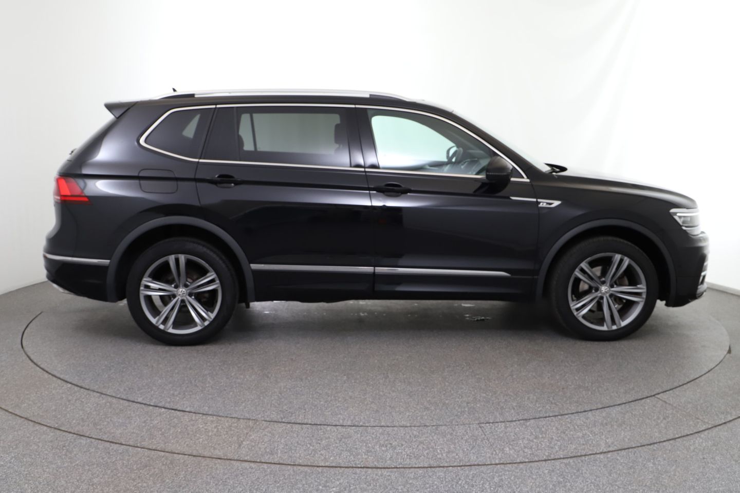 VW Tiguan Allspace Highline TDI | Bild 6 von 31