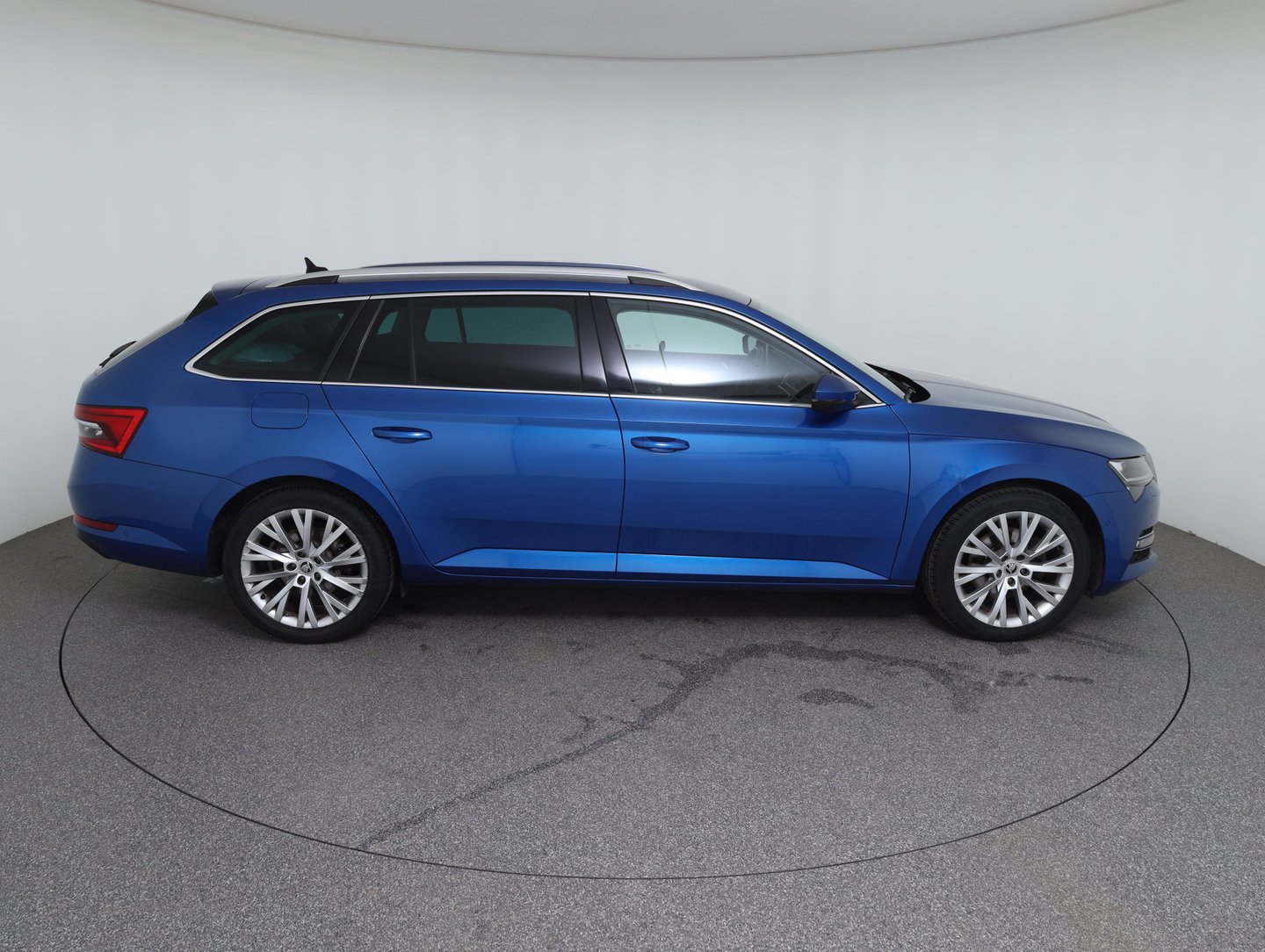 Škoda SUPERB Combi Style TDI DSG | Bild 4 von 24