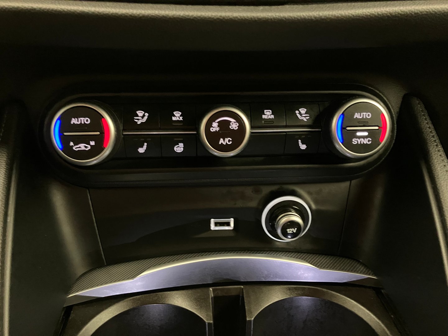 Alfa Romeo Stelvio Sprint 2,2 16V 190 AT8 Q4 | Bild 14 von 27