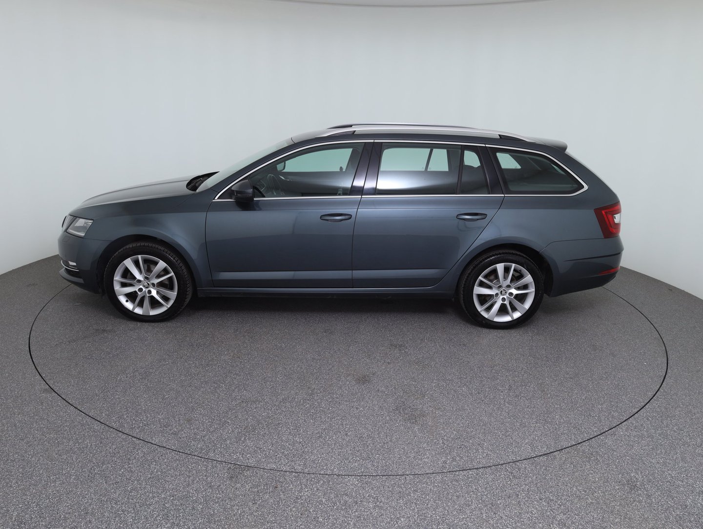 Škoda OCTAVIA Combi 4x4 Style Limited TDI | Bild 8 von 14