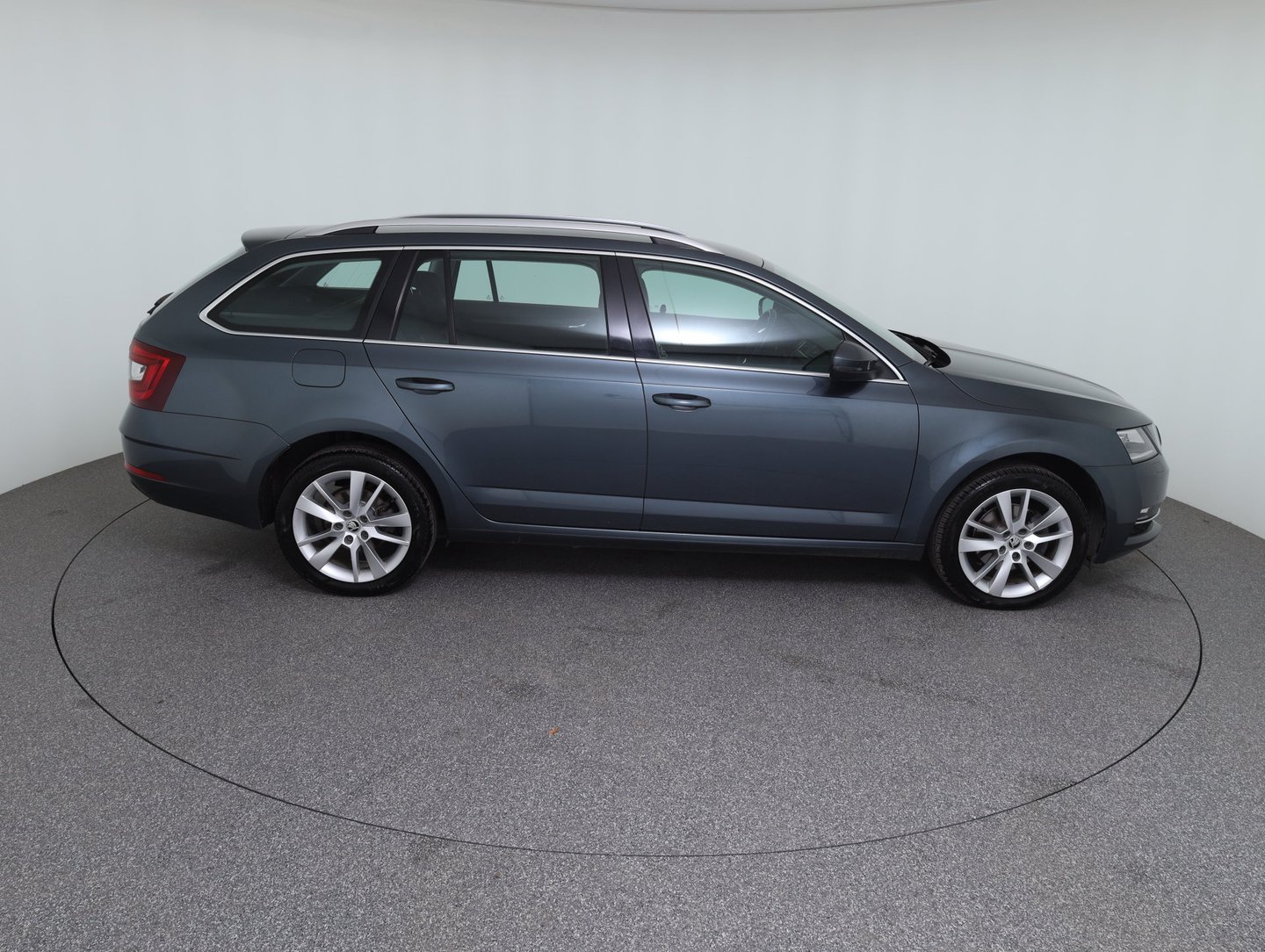 Škoda OCTAVIA Combi 4x4 Style Limited TDI | Bild 4 von 14