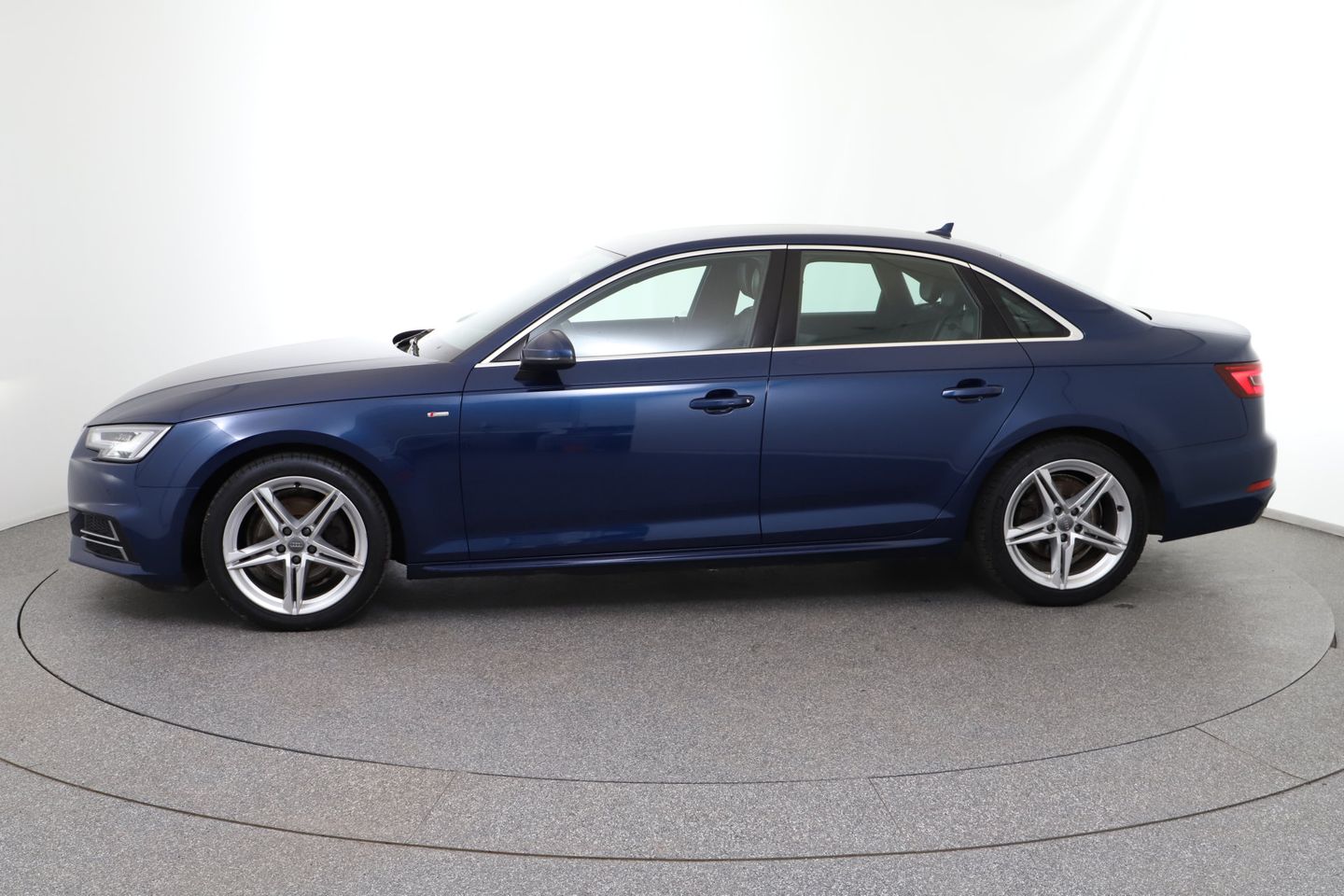 Audi A4 2.0 TDI Sport | Bild 2 von 28