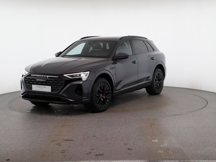 Audi Q8 55 e-tron quattro business