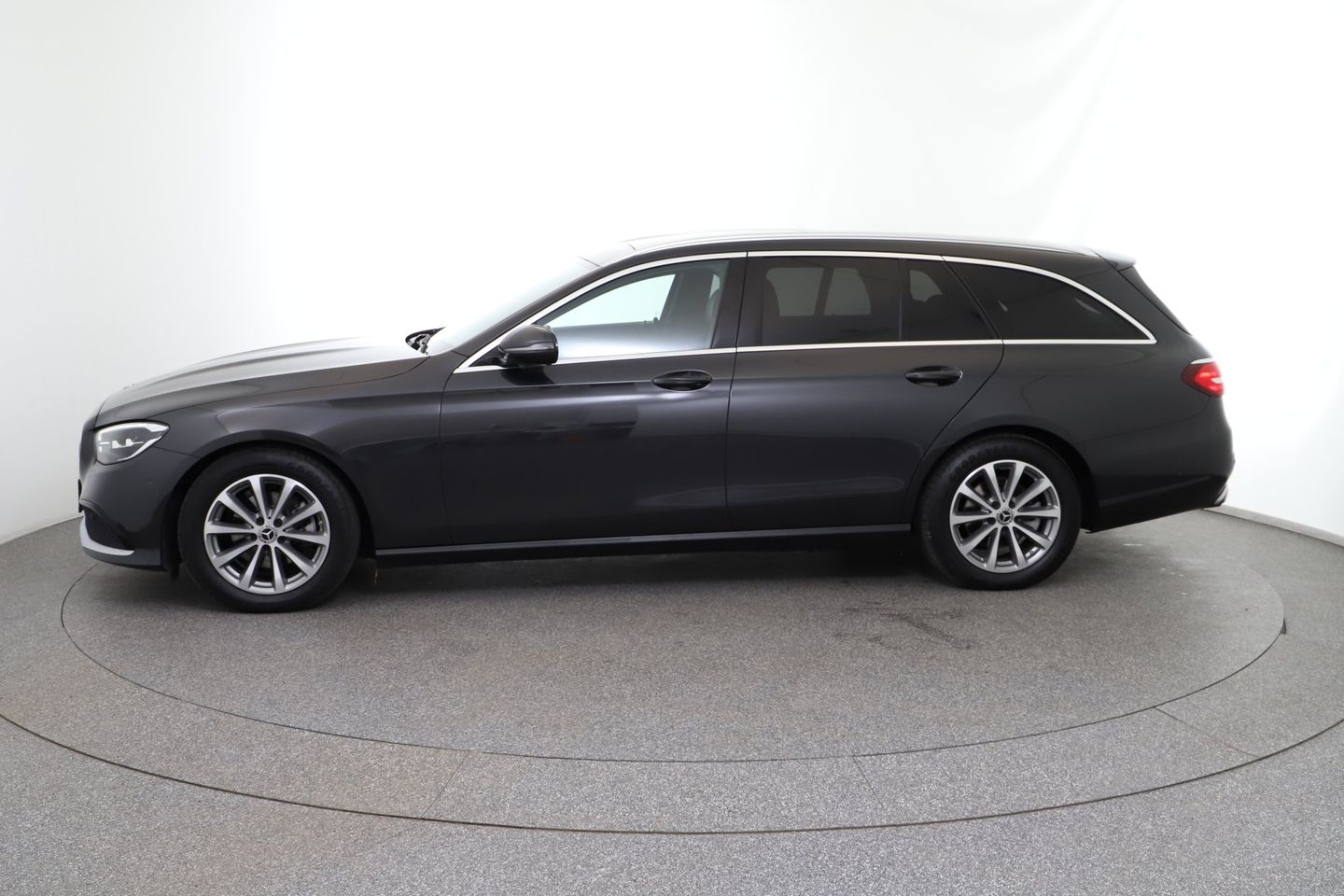 Mercedes E 200 d T Aut. | Bild 2 von 29