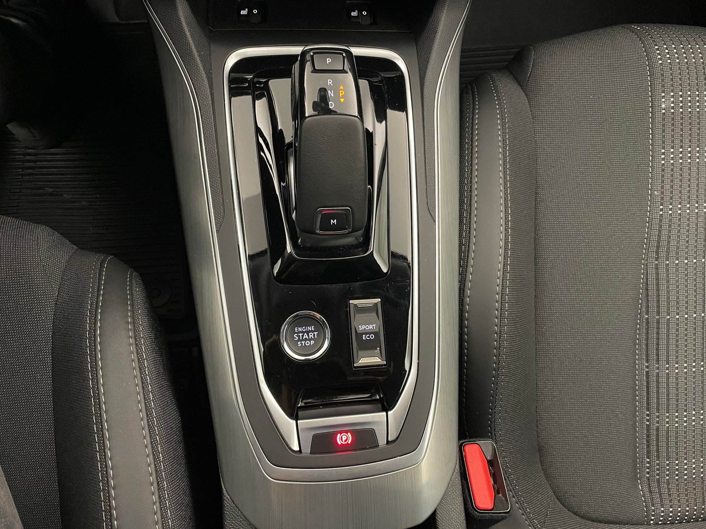 Peugeot 308 SW PureTech 130 S&S EAT8 Allure Pack | Bild 15 von 26