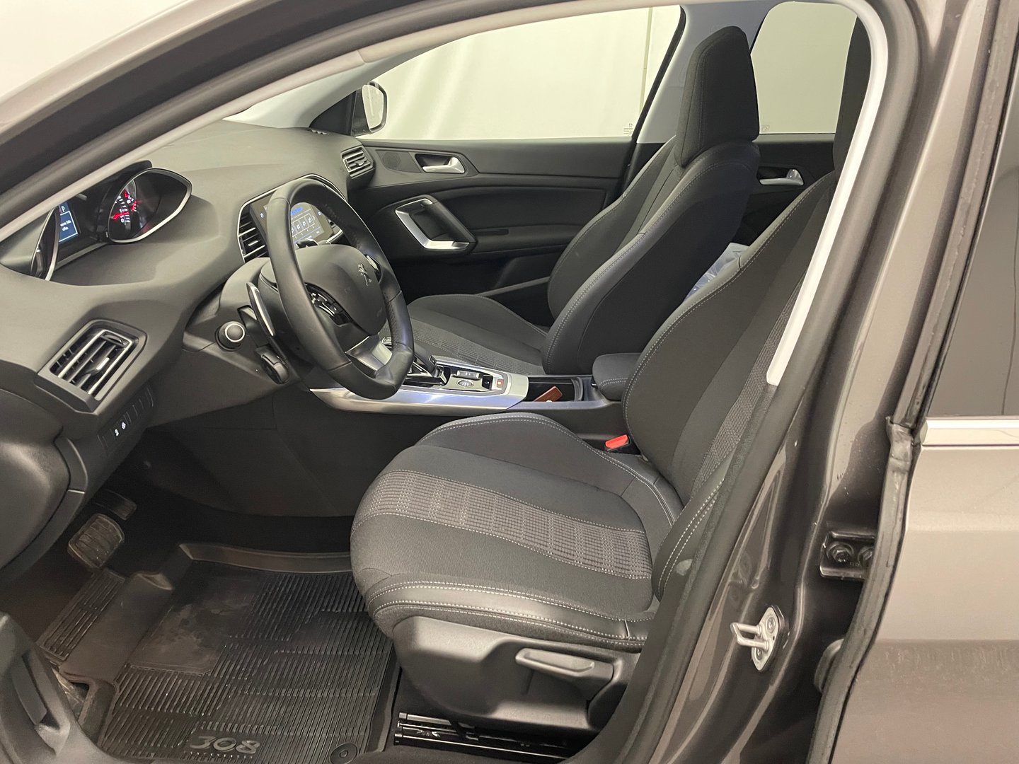 Peugeot 308 SW PureTech 130 S&S EAT8 Allure Pack | Bild 9 von 26