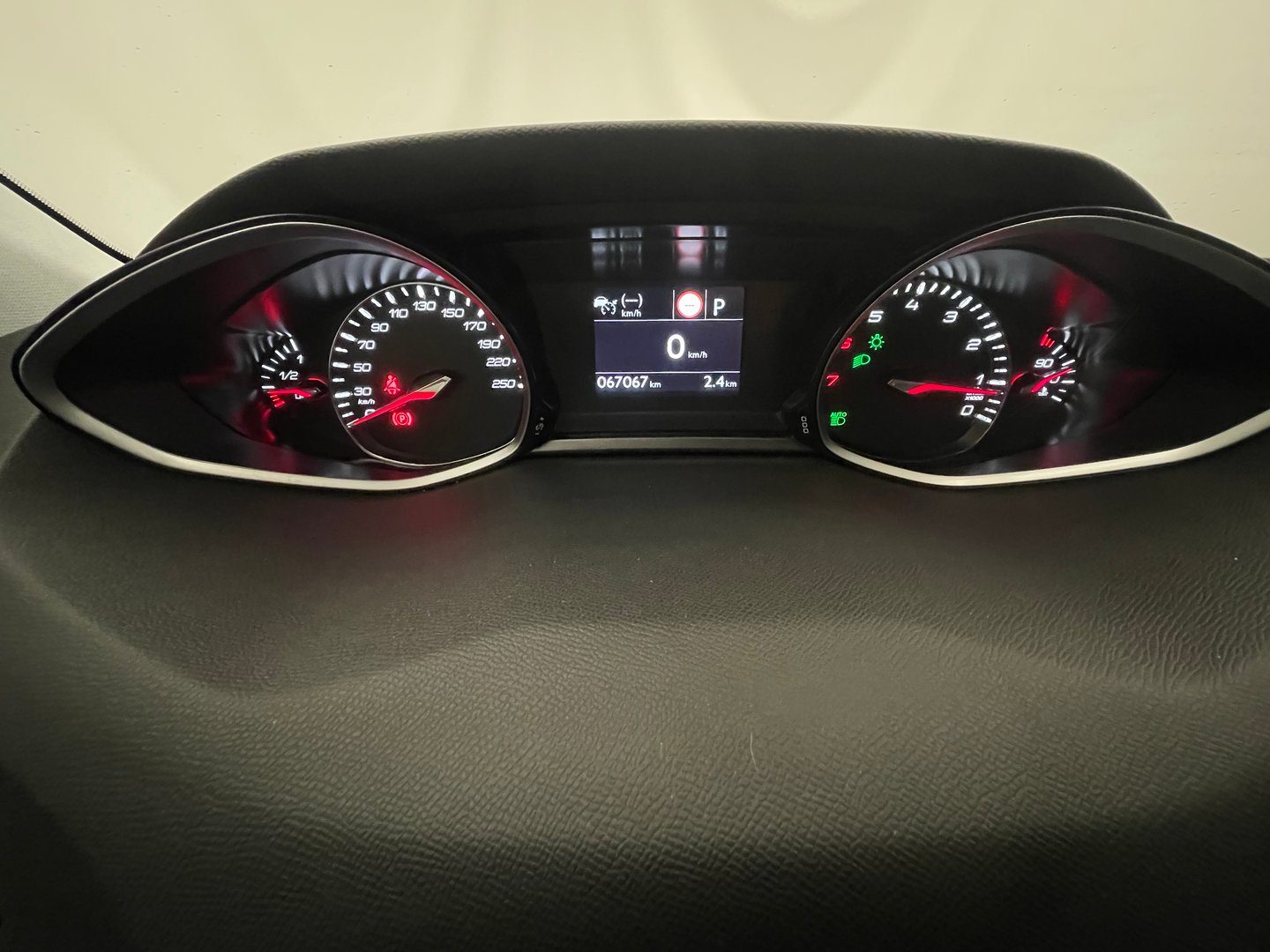 Peugeot 308 SW PureTech 130 S&S EAT8 Allure Pack | Bild 13 von 26
