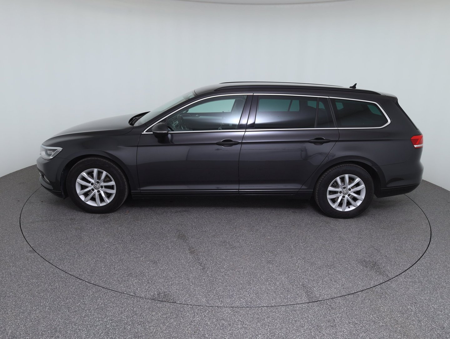 VW Passat Variant Comfortline TDI SCR DSG | Bild 2 von 14