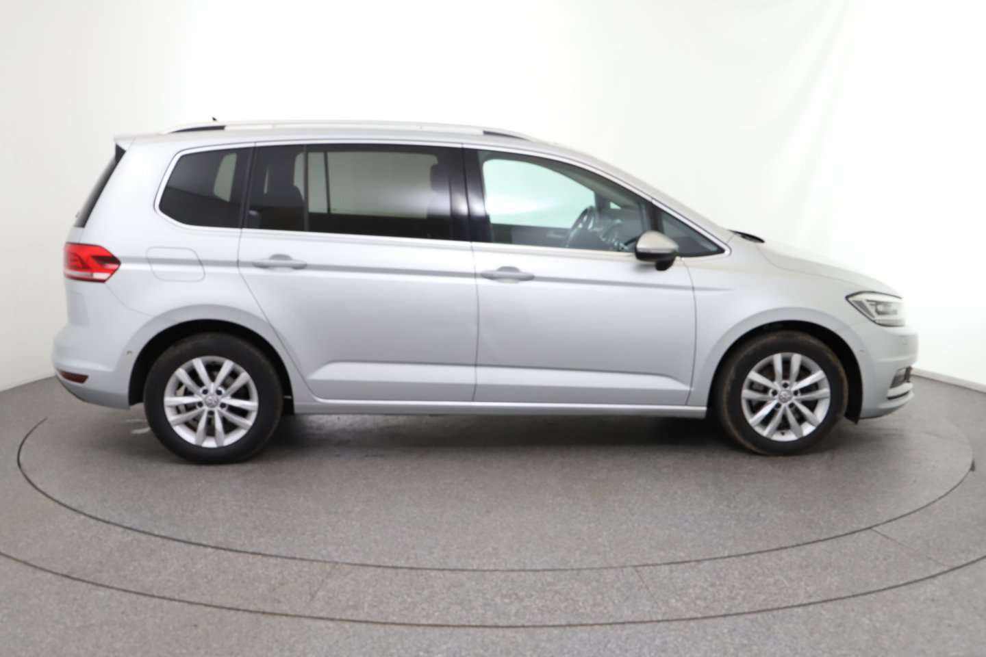 VW Touran Highline 2,0 SCR TDI | Bild 6 von 27